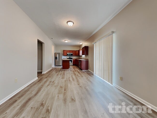 2421 Ross Common Ct in Indianapolis, IN - Foto de edificio - Building Photo