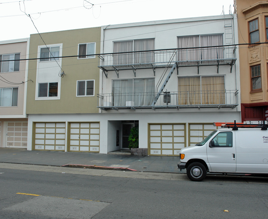 2141 Clement St in San Francisco, CA - Building Photo