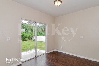 2598 N Salford Blvd in North Port, FL - Foto de edificio - Building Photo