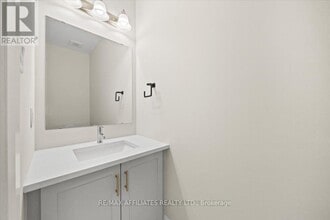 200 Hooper St in Carleton Place, ON - Building Photo - Building Photo
