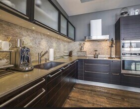 2408 Victory Park Ln in Dallas, TX - Building Photo - Building Photo