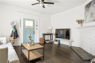 820 Elbert St SW in Atlanta, GA - Foto de edificio - Building Photo