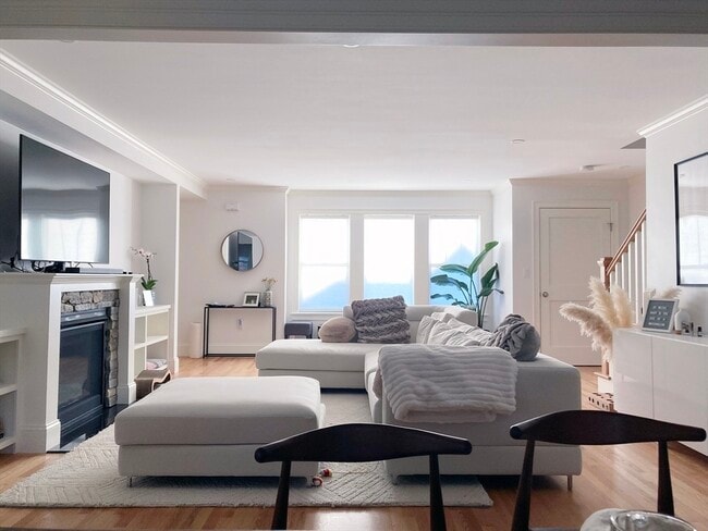 property at 72 Holland St