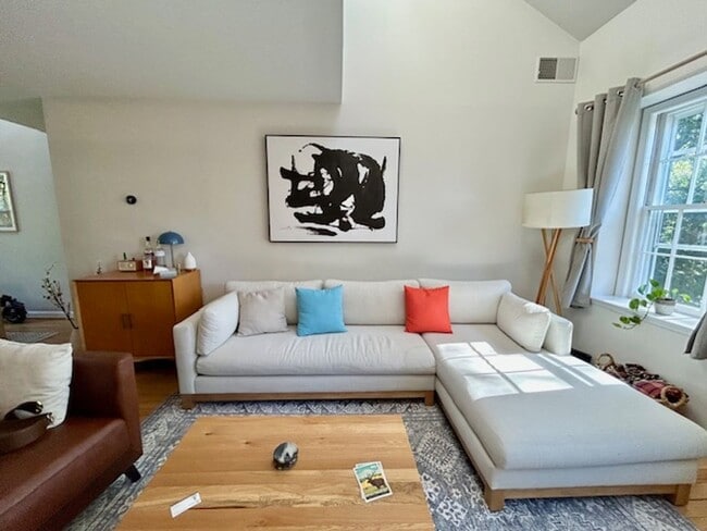 3640 39th St NW in Washington, DC - Building Photo - Building Photo