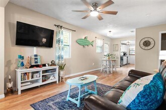 508 5th Ave NE in Largo, FL - Building Photo - Building Photo