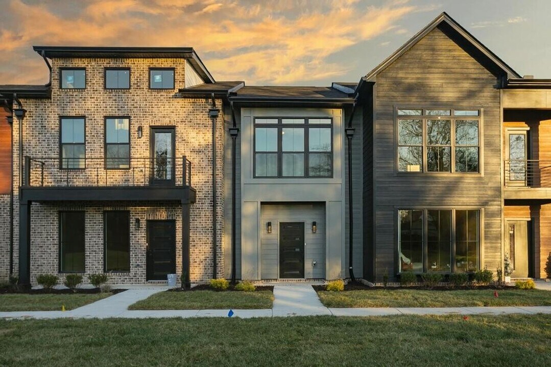 1424 Rebecca Johns Dr in Murfreesboro, TN - Building Photo