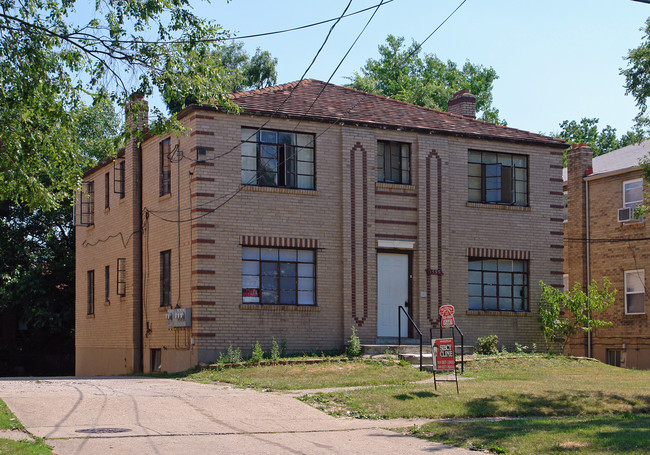 1595 Summit Rd in Cincinnati, OH - Foto de edificio - Building Photo