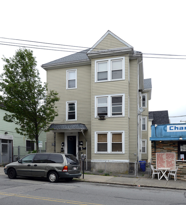 1650 Acushnet Ave in New Bedford, MA - Building Photo