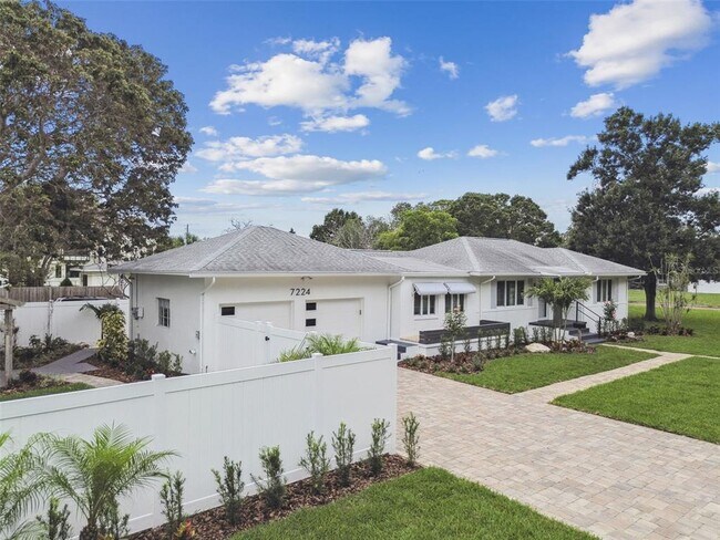 7224 Park St S in St. Petersburg, FL - Building Photo - Building Photo