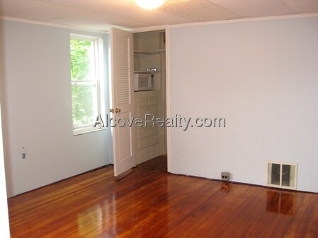 21 Appleton St, Unit 3 in Somerville, MA - Foto de edificio - Building Photo