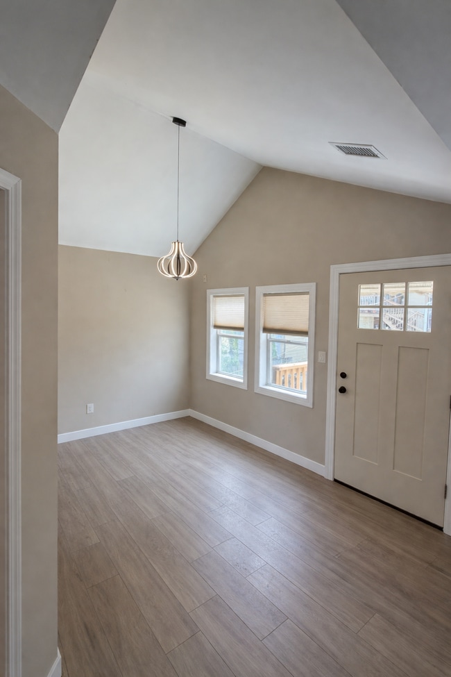 2744 W 38th Pl, Unit Coach House in Chicago, IL - Building Photo - Building Photo