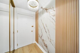 88 W Schiller St in Chicago, IL - Building Photo - Building Photo