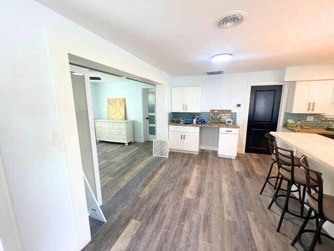 1710 SW 6th Ave in Pompano Beach, FL - Building Photo - Building Photo