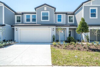 32134 Powderpuff Mimosa Dr in San Antonio, FL - Building Photo - Building Photo