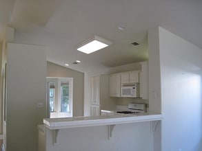 2630 E Omaha Ave in Fresno, CA - Foto de edificio - Building Photo