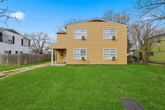 1112 1st Ave N in Texas City, TX - Building Photo - Building Photo