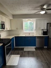 3012 Ludlow Rd, Unit A Suite Premium in Cleveland, OH - Foto de edificio - Building Photo