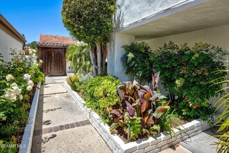 3816 Bowsprit Cir in Westlake Village, CA - Building Photo - Building Photo