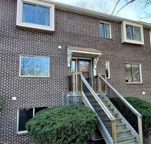 1722 Donlee Dr, Unit 1722 in Blacksburg, VA - Building Photo