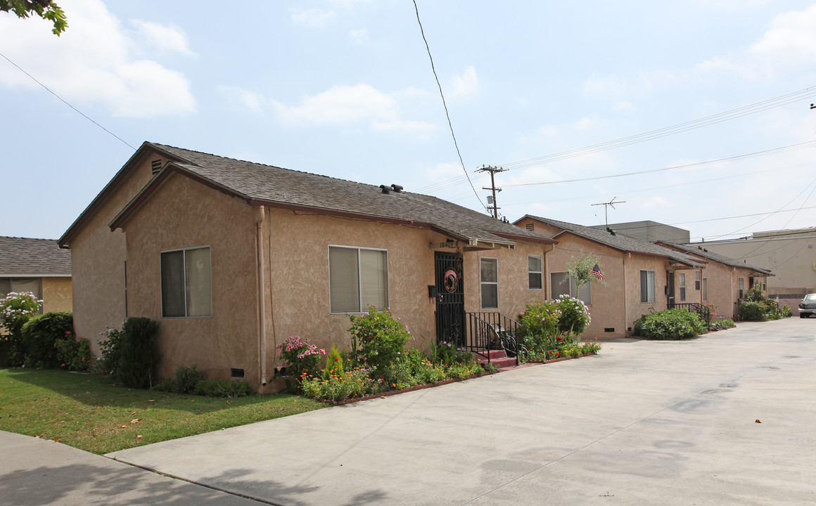 18401-18409 Arline Ave in Artesia, CA - Building Photo