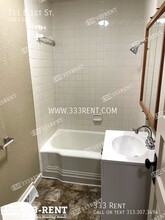 311 E 1st St in Lee's Summit, MO - Foto de edificio - Building Photo