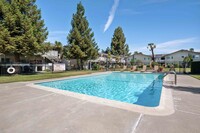 Mission Park in Gilroy, CA - Foto de edificio - Building Photo