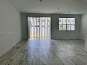 123 SW 171st Ln in Pembroke Pines, FL - Building Photo - Building Photo