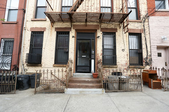 656 Henry St in Brooklyn, NY - Building Photo - Building Photo