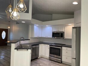 1327 N Andrew Dr in Kuna, ID - Building Photo - Building Photo