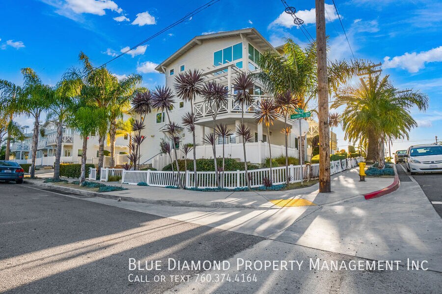 3301 Lincoln St in Carlsbad, CA - Building Photo