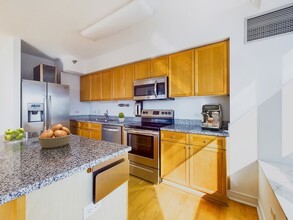 512 N McClurg Ct, Unit 5710 in Chicago, IL - Building Photo - Building Photo