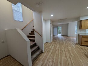 2983 Lowren Loop in Port Orchard, WA - Building Photo - Building Photo