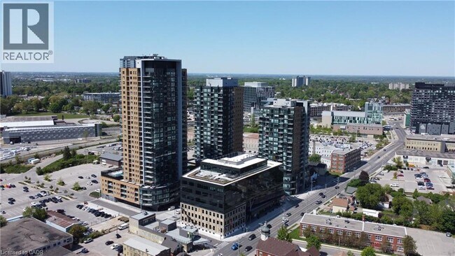 104 Garment St in Kitchener, ON - Building Photo - Building Photo