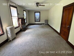 986 S East St in Amherst, MA - Building Photo - Building Photo