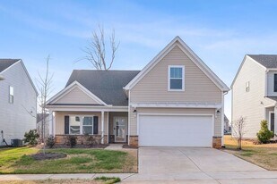 5629 Baverhof Dr in Greensboro, NC - Building Photo