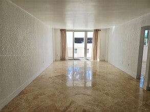 800 West Ave in Miami Beach, FL - Building Photo - Building Photo