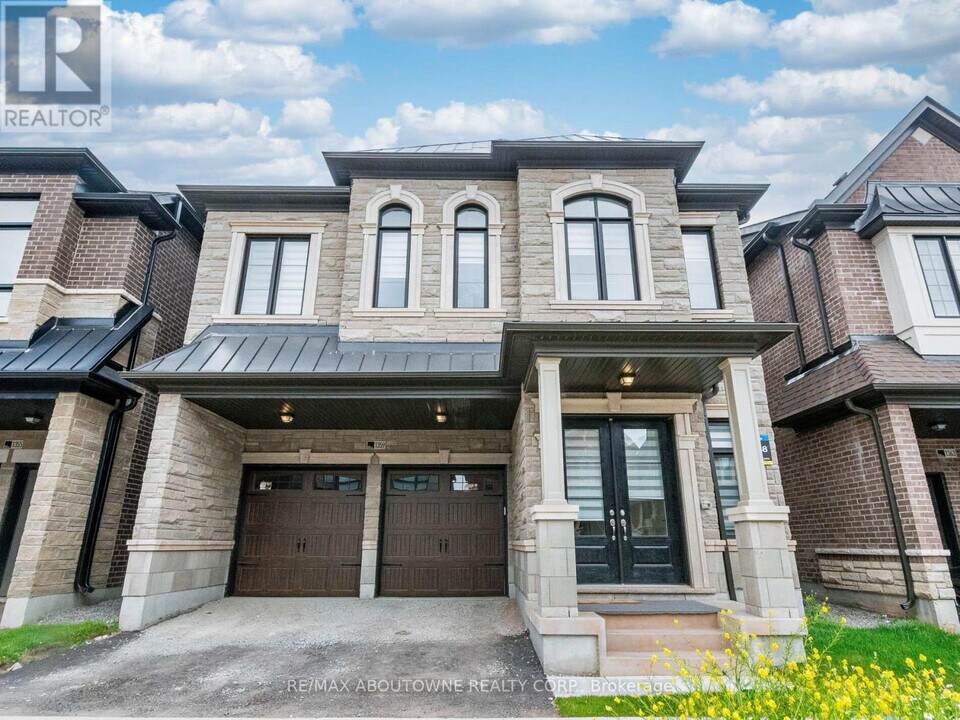 1359 Peony Path in Oakville, ON - Building Photo