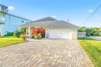 7 Deerwood St in Palm Coast, FL - Foto de edificio - Building Photo