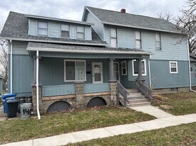 1403 11th St in Port Huron, MI - Building Photo