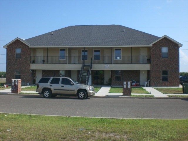 2014 Miroslava Ave in Mission, TX - Foto de edificio