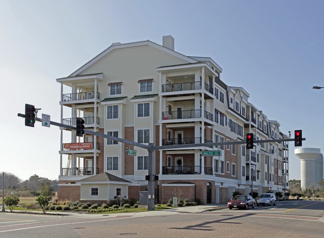 Old Beach Condominiums in Virginia Beach, VA - Foto de edificio - Building Photo