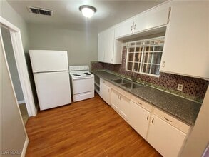 221 N 19th St in Las Vegas, NV - Building Photo - Building Photo