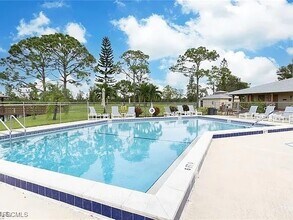 5370 Country Field Cir in Ft. Myers, FL - Foto de edificio - Building Photo
