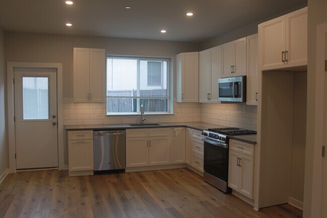 407 Budd St in Philadelphia, PA - Building Photo - Building Photo