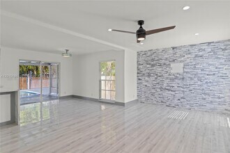 7913 NW 72nd Ave in Tamarac, FL - Building Photo - Building Photo