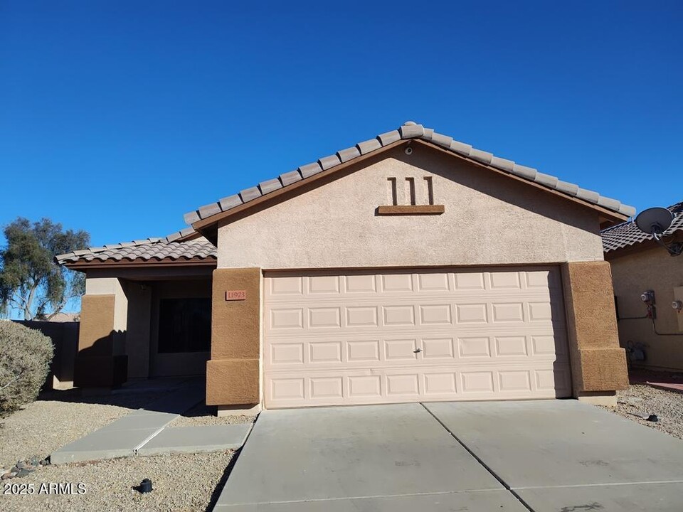 11973 N 87th Dr in Peoria, AZ - Building Photo