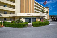 Hamilton House at Sea Towers in St. Petersburg, FL - Foto de edificio - Building Photo