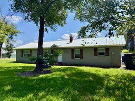 3906 E Denman Ave in Lufkin, TX - Building Photo