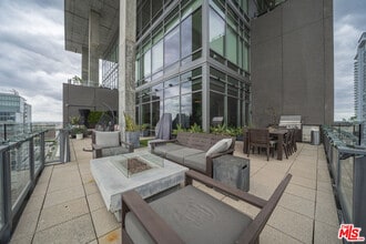 1100 S Hope St in Los Angeles, CA - Foto de edificio - Building Photo