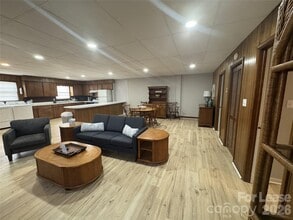 319 Connelly Springs Rd in Lenoir, NC - Building Photo - Building Photo